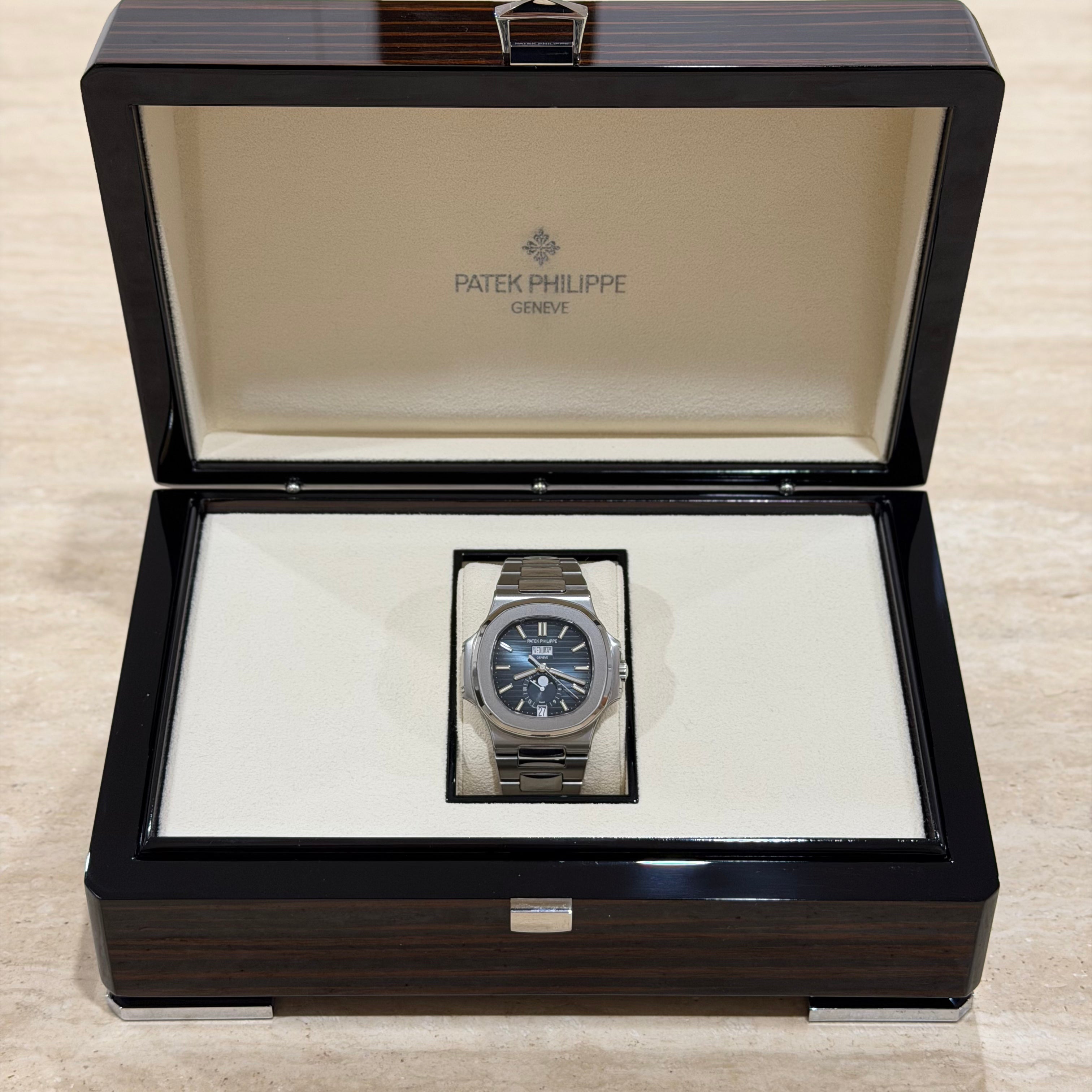 Patek Philippe Nautilus 5726/1A-014 Full Set