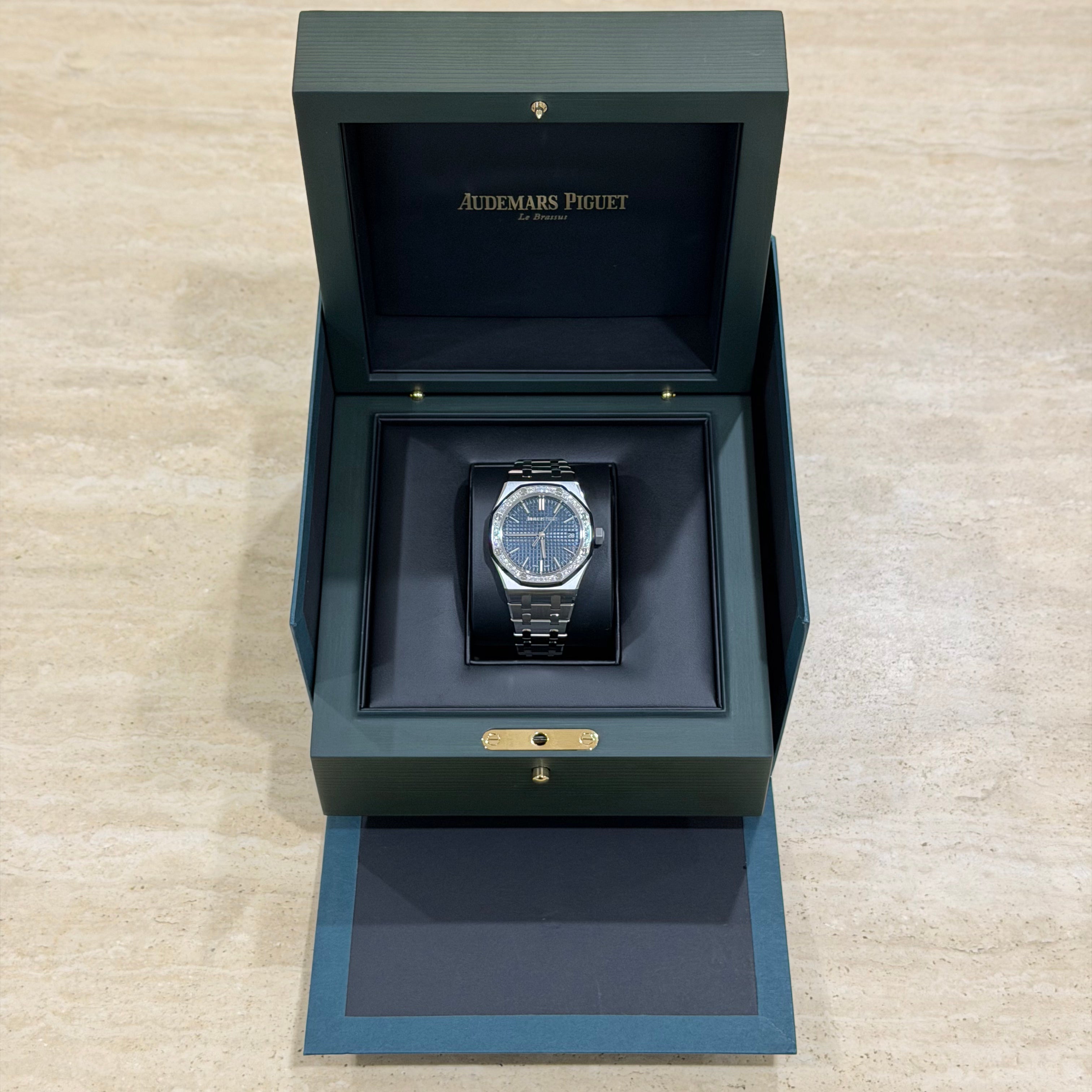 Audemars Piguet Royal Oak 15551ST Blue Dial Full Set