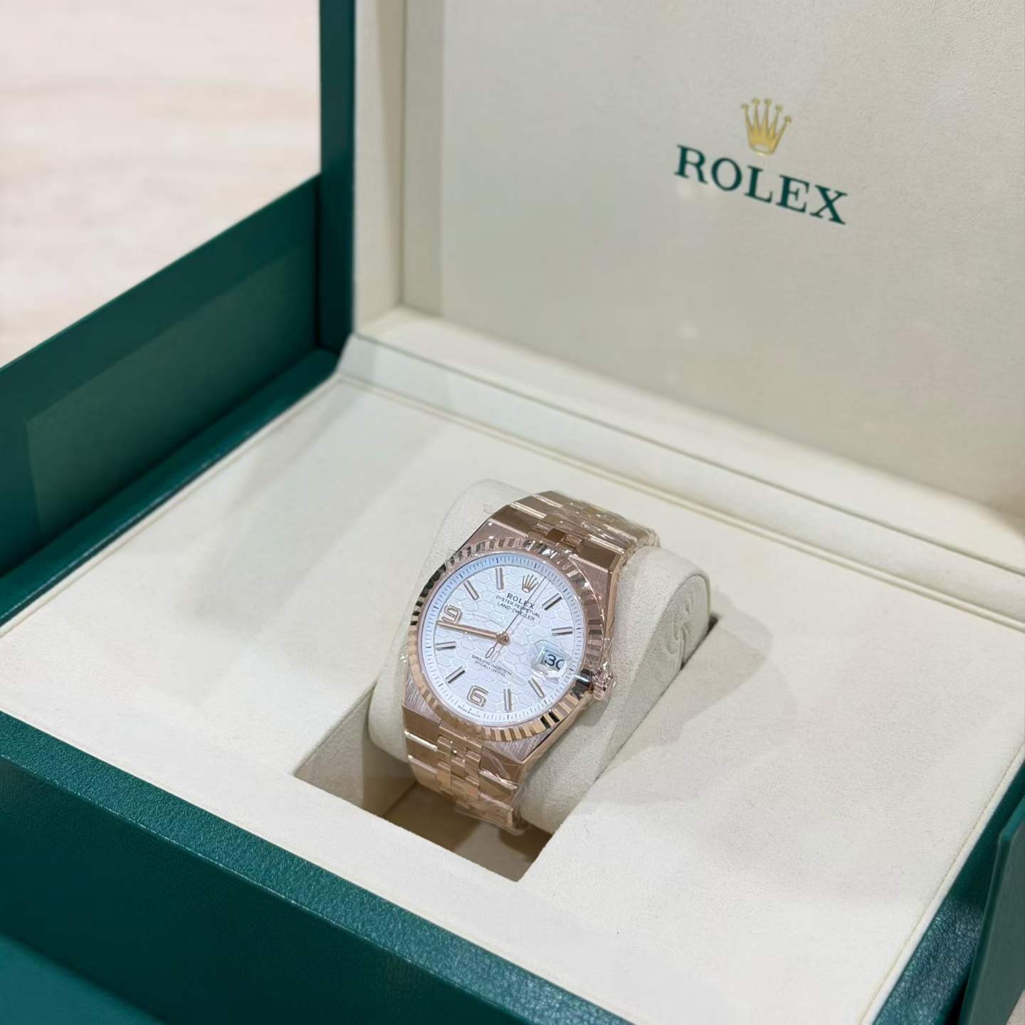 Rolex Land-Dweller 127335 Rose Gold Full Set