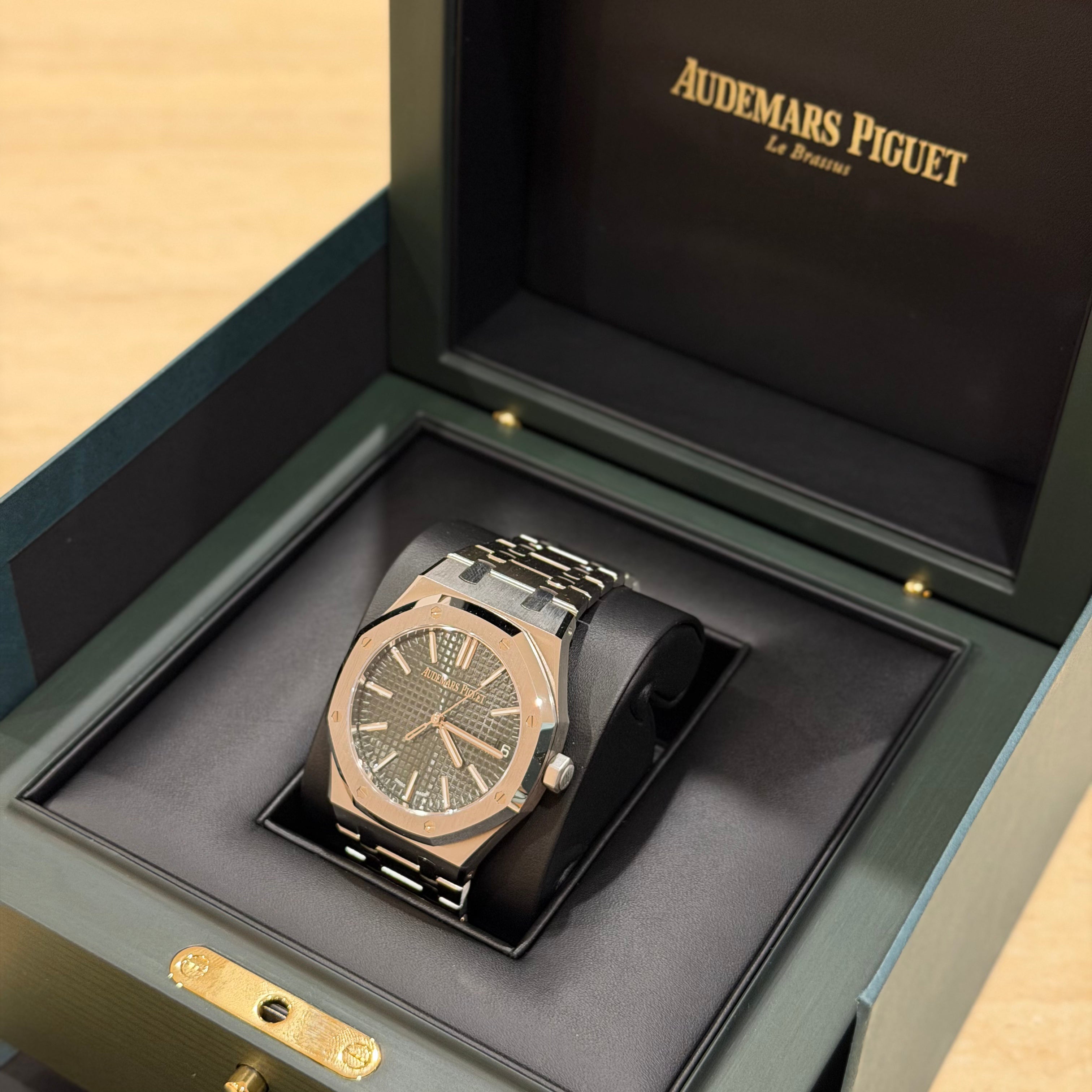 Audemars Piguet Royal Oak 15510ST Green Dial Full Set