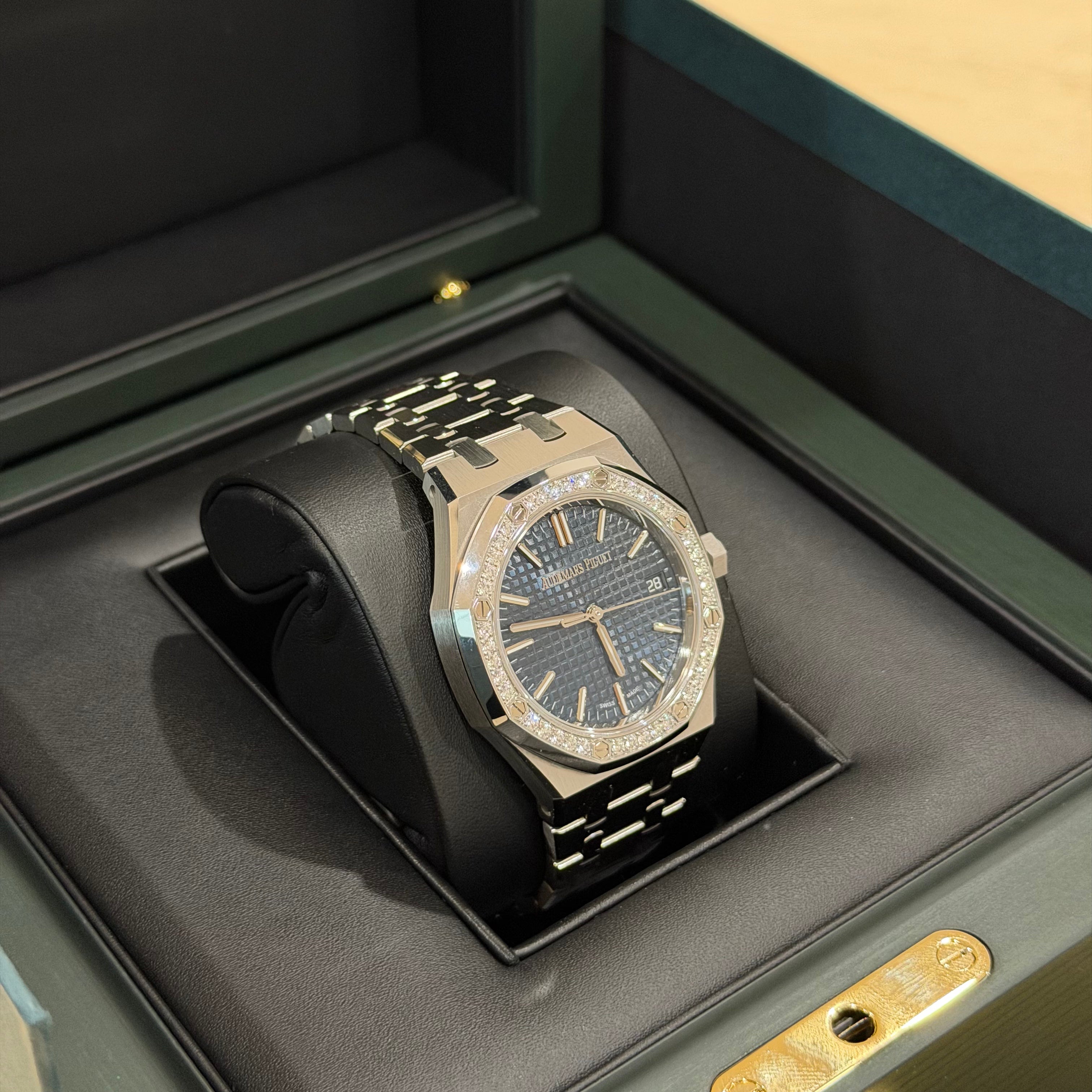 Audemars Piguet Royal Oak 15551ST Blue Dial Full Set
