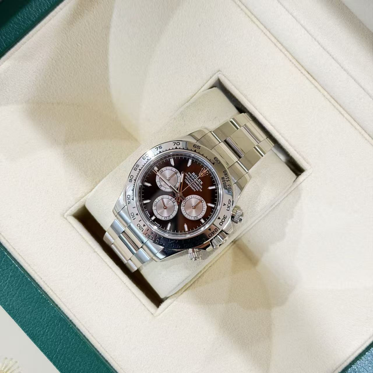 Rolex Cosmograph Daytona 126509 White Gold Black Dial Full Set
