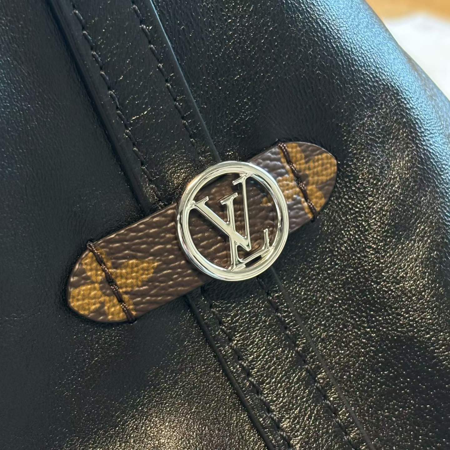 Louis Vuitton CarryAll Vibe MM Full Set