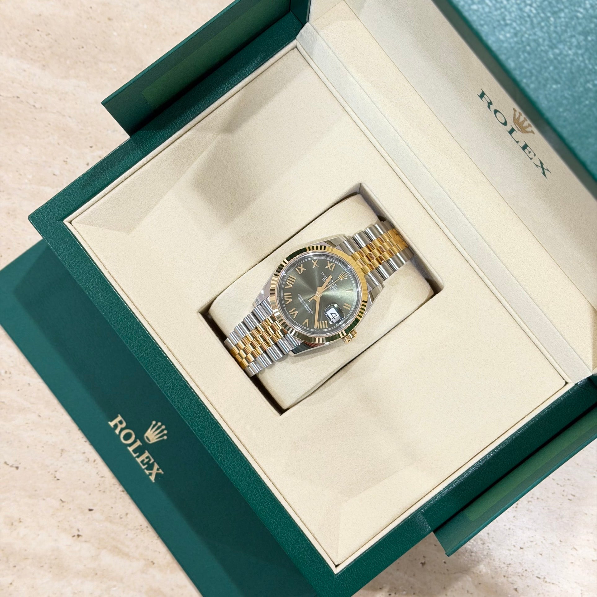 Rolex Datejust 36 126233 Green Roman Dial Full Set