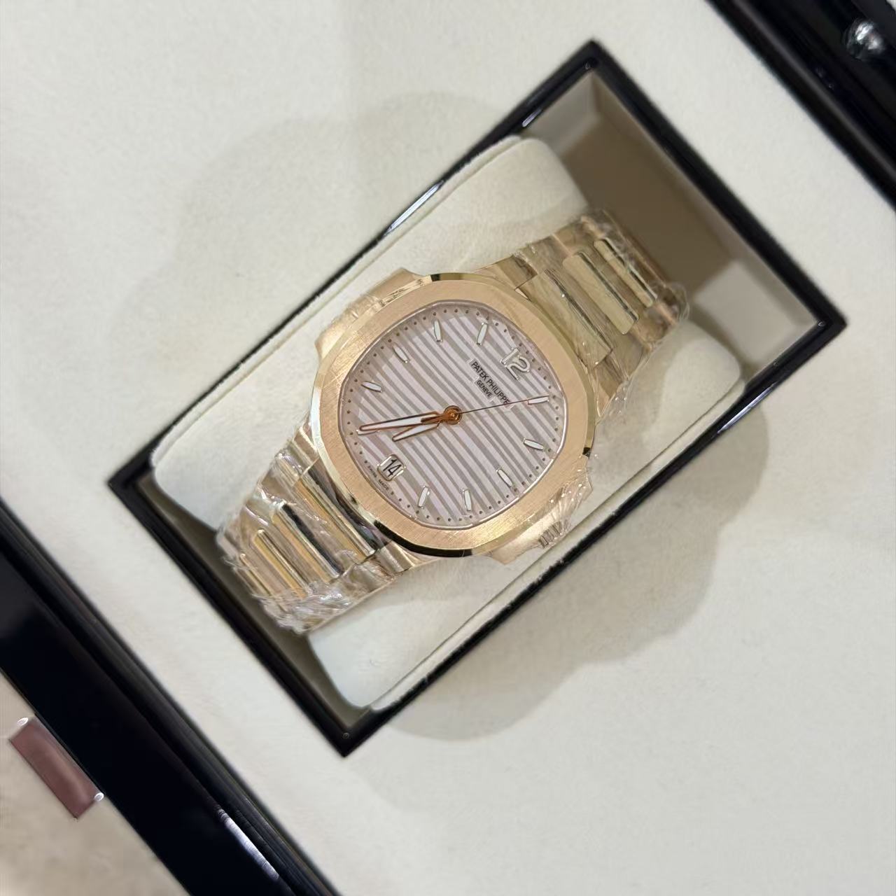 Patek Philippe Nautilus 7118R White Dial Rose Gold Full Set