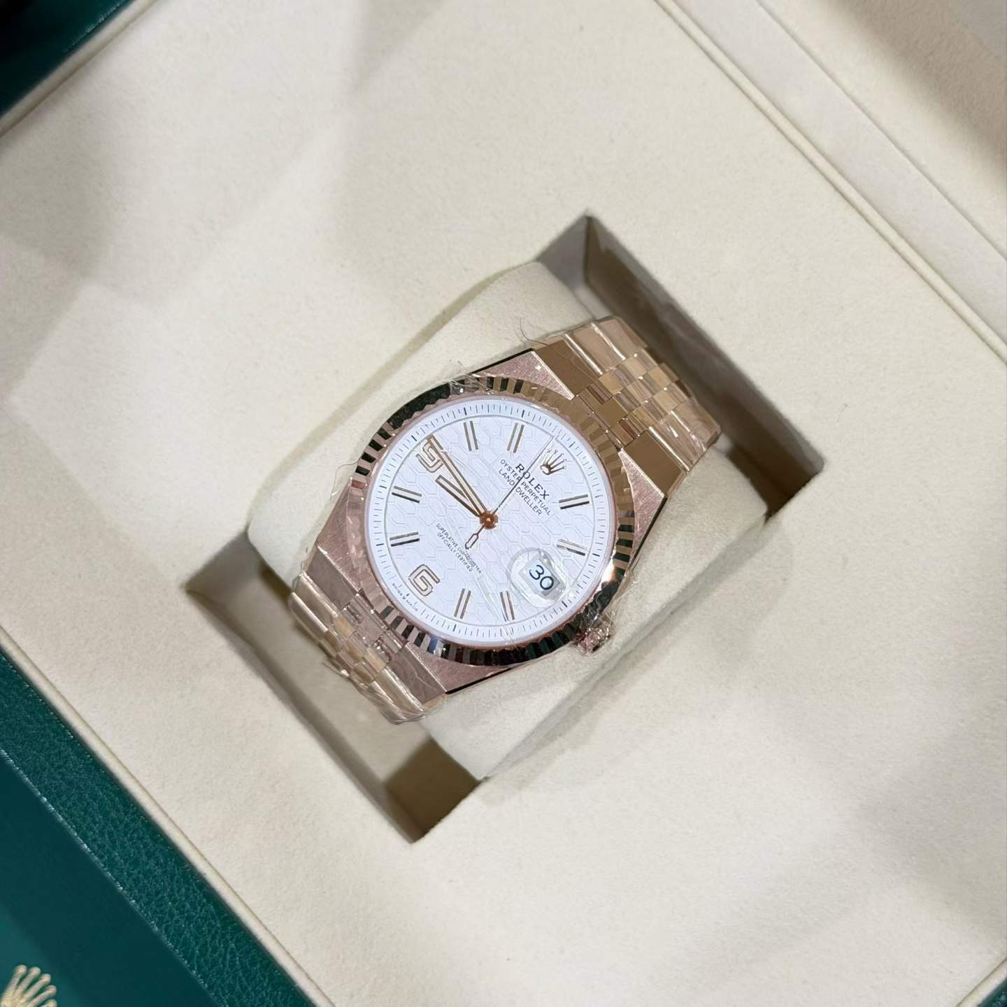 Rolex Land-Dweller 127335 Rose Gold Full Set