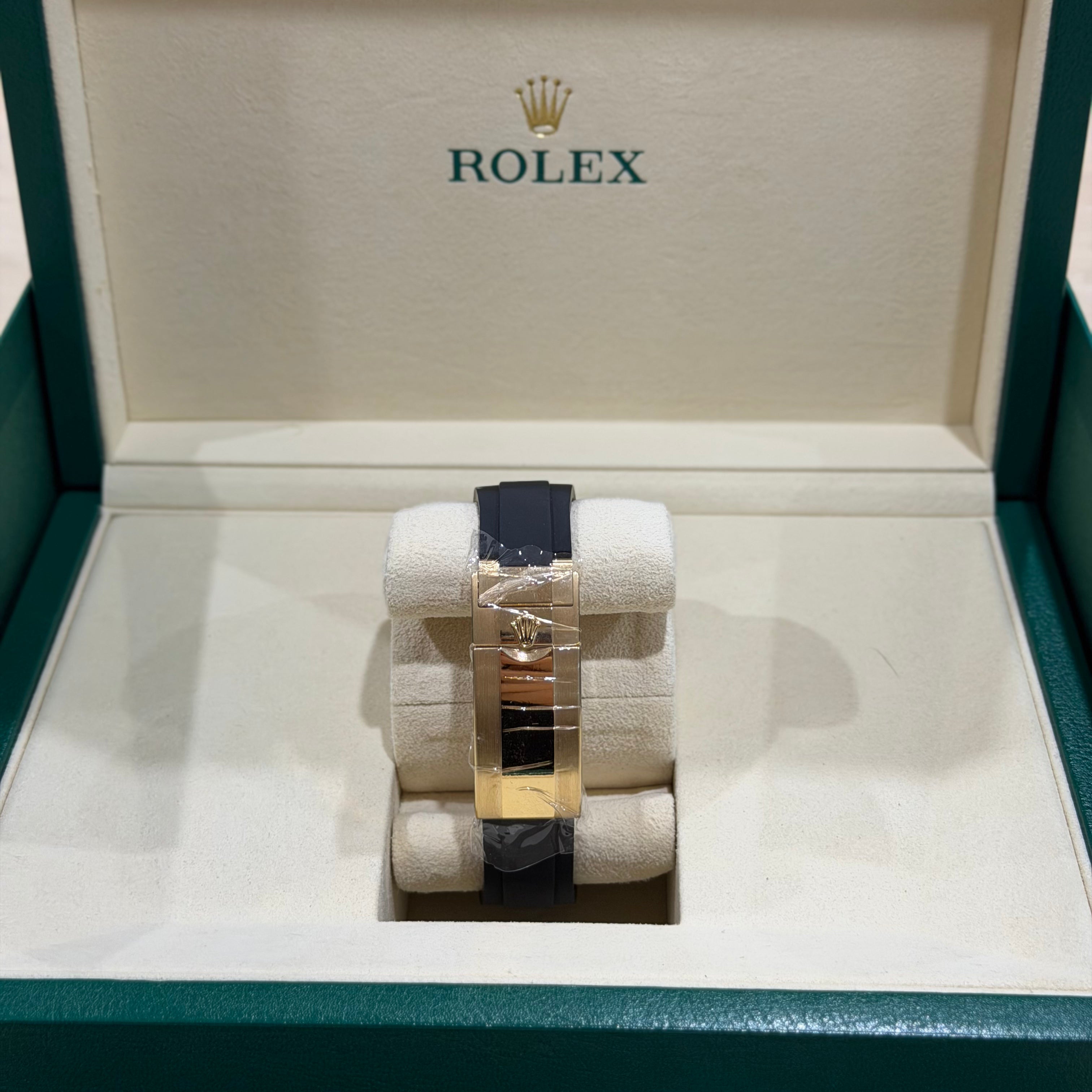 Rolex Cosmograph Daytona 126518LN Yellow Gold Black Dial Full Set