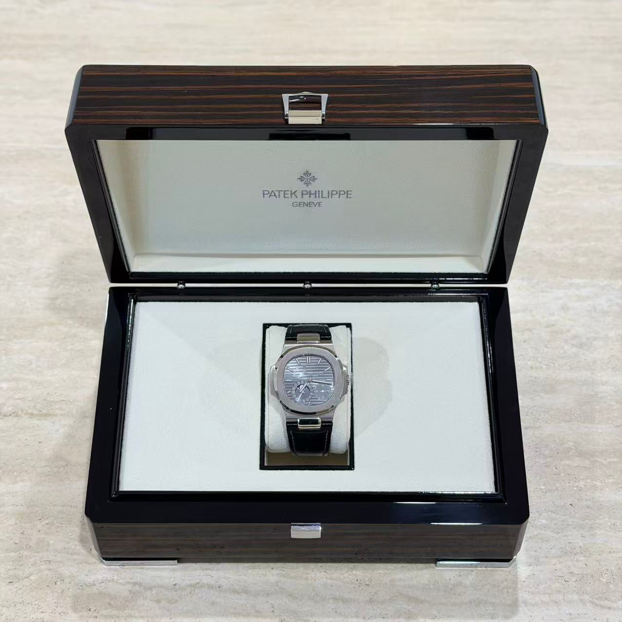 Patek Philippe Nautilus 5712G-001
