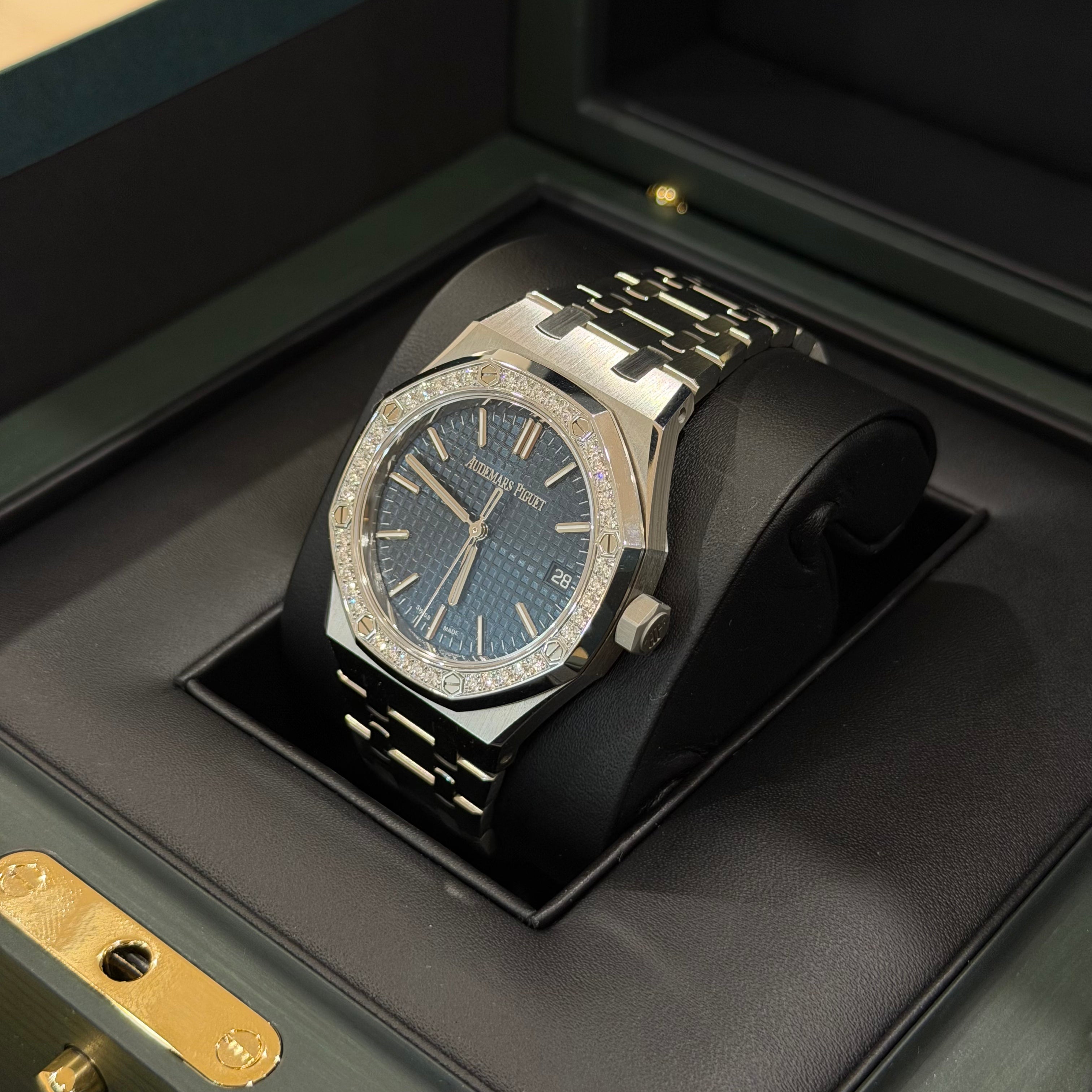 Audemars Piguet Royal Oak 15551ST Blue Dial Full Set