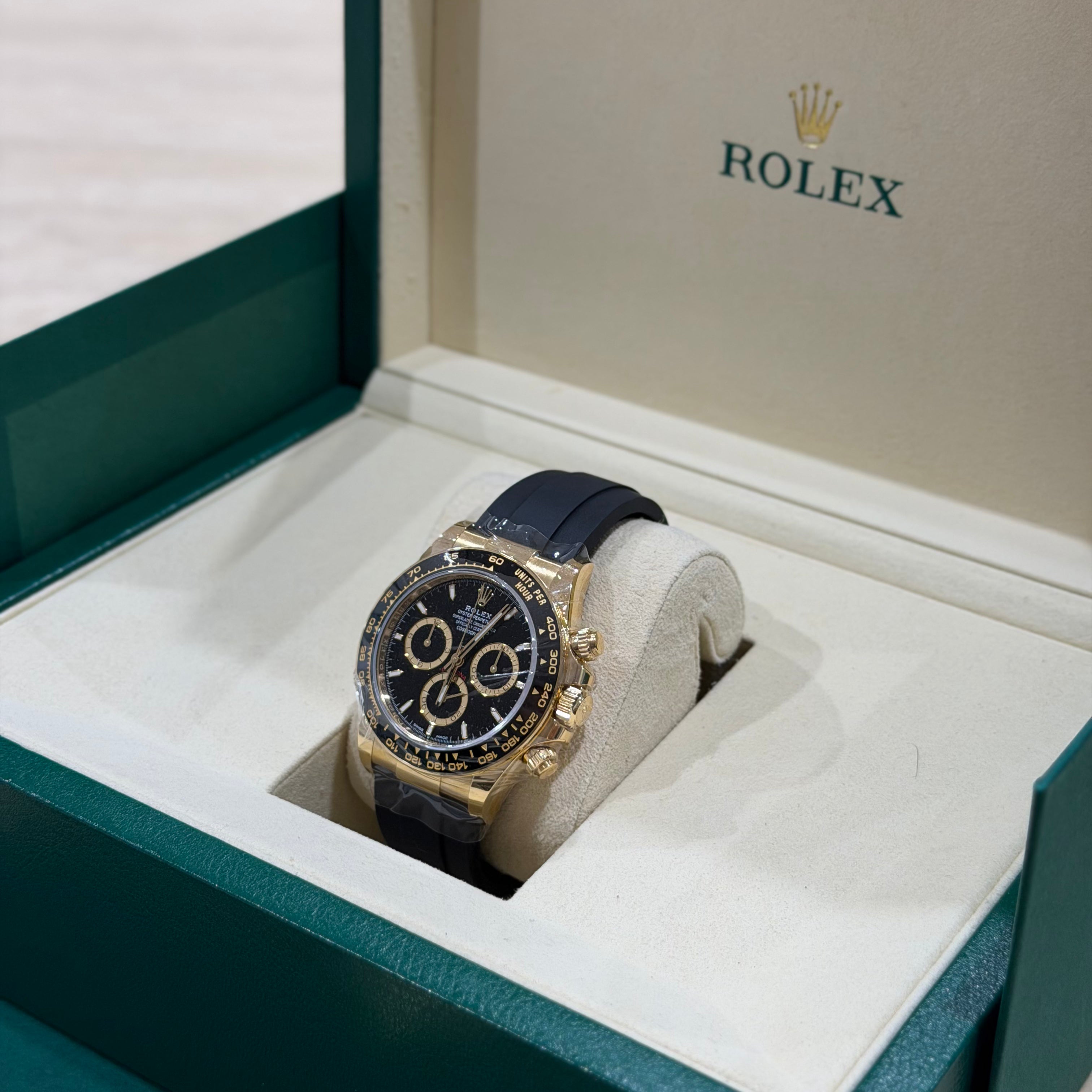 Rolex Cosmograph Daytona 126518LN Yellow Gold Black Dial Full Set