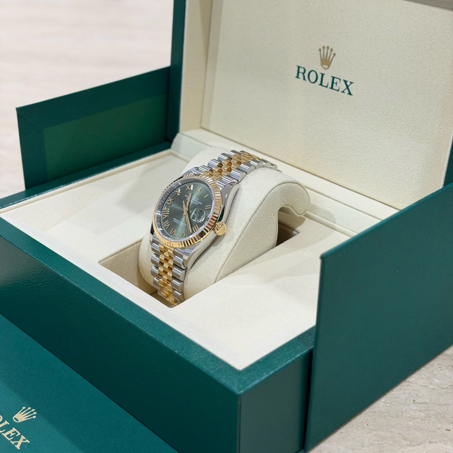 Rolex Datejust 36 126233 Green Roman Dial Full Set