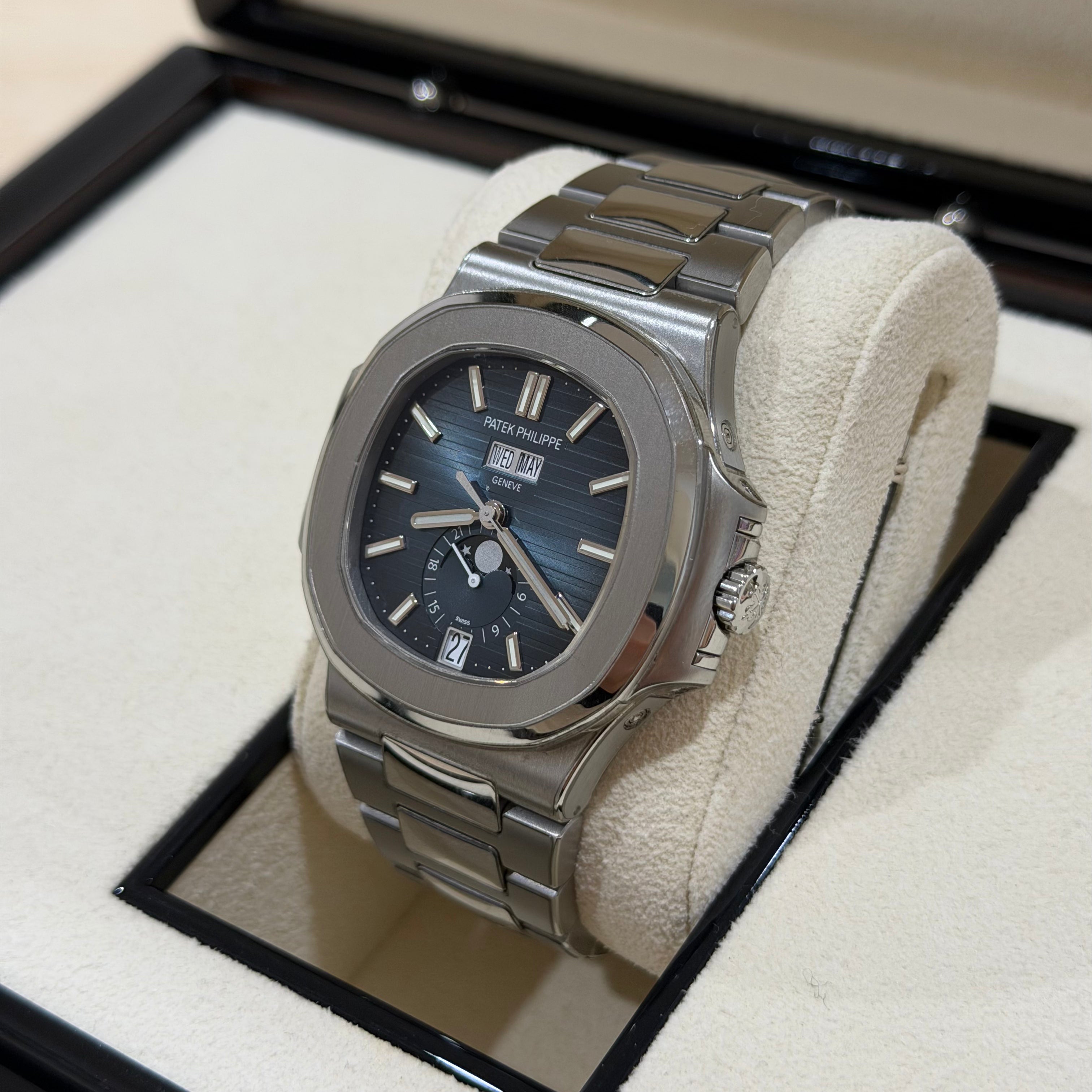 Patek Philippe Nautilus 5726/1A-014 Full Set