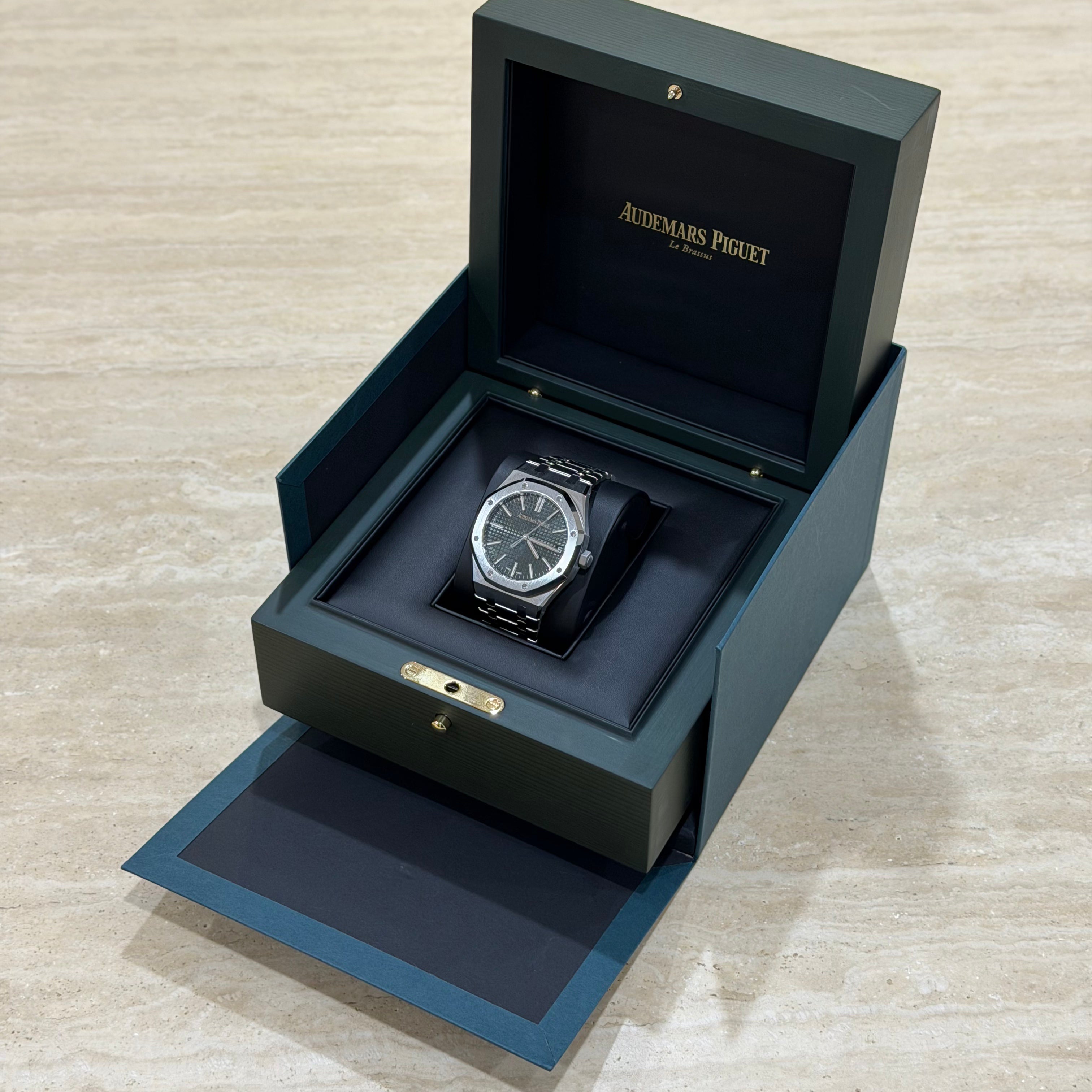 Audemars Piguet Royal Oak 15510ST Green Dial Full Set