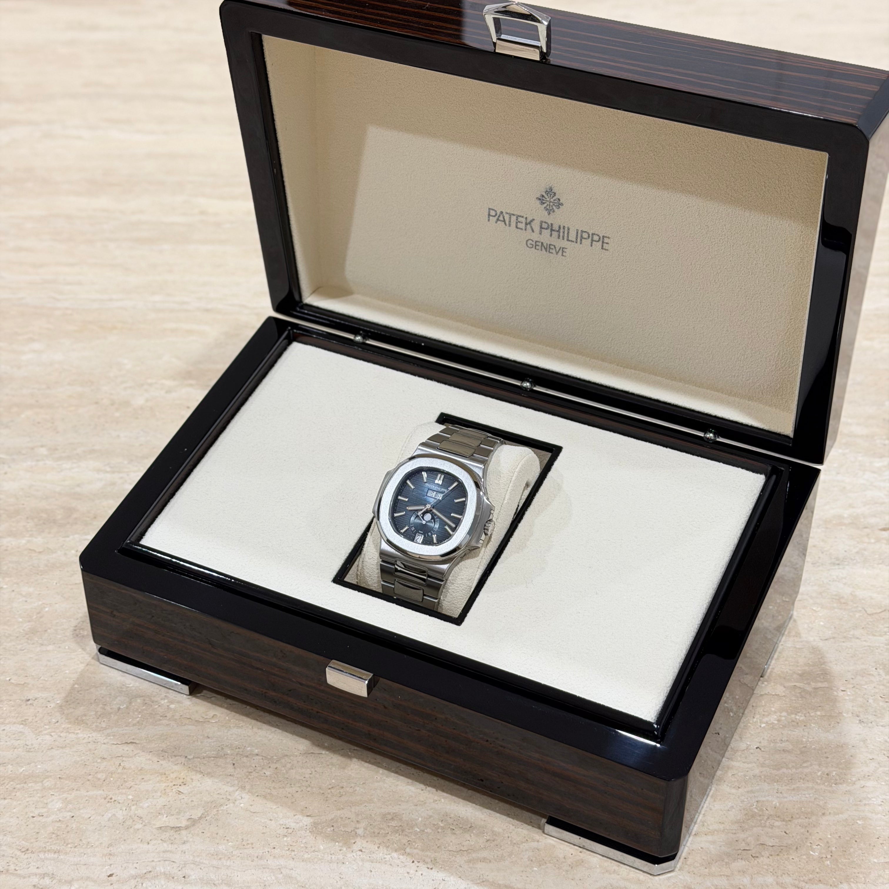 Patek Philippe Nautilus 5726/1A-014 Full Set
