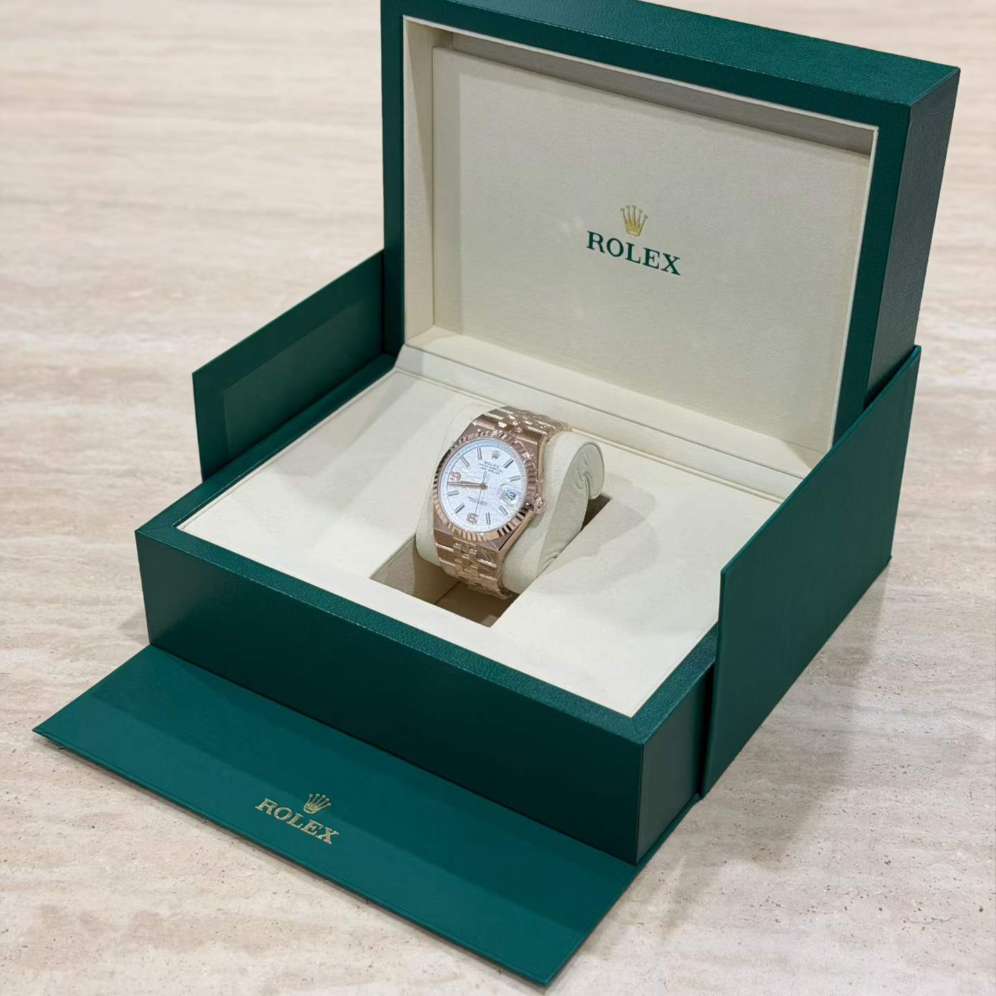 Rolex Land-Dweller 127335 Rose Gold Full Set