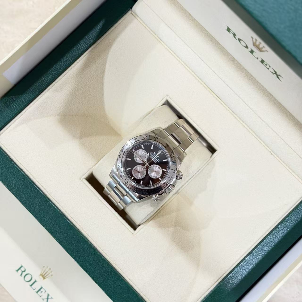 Rolex Cosmograph Daytona 126509 White Gold Black Dial Full Set
