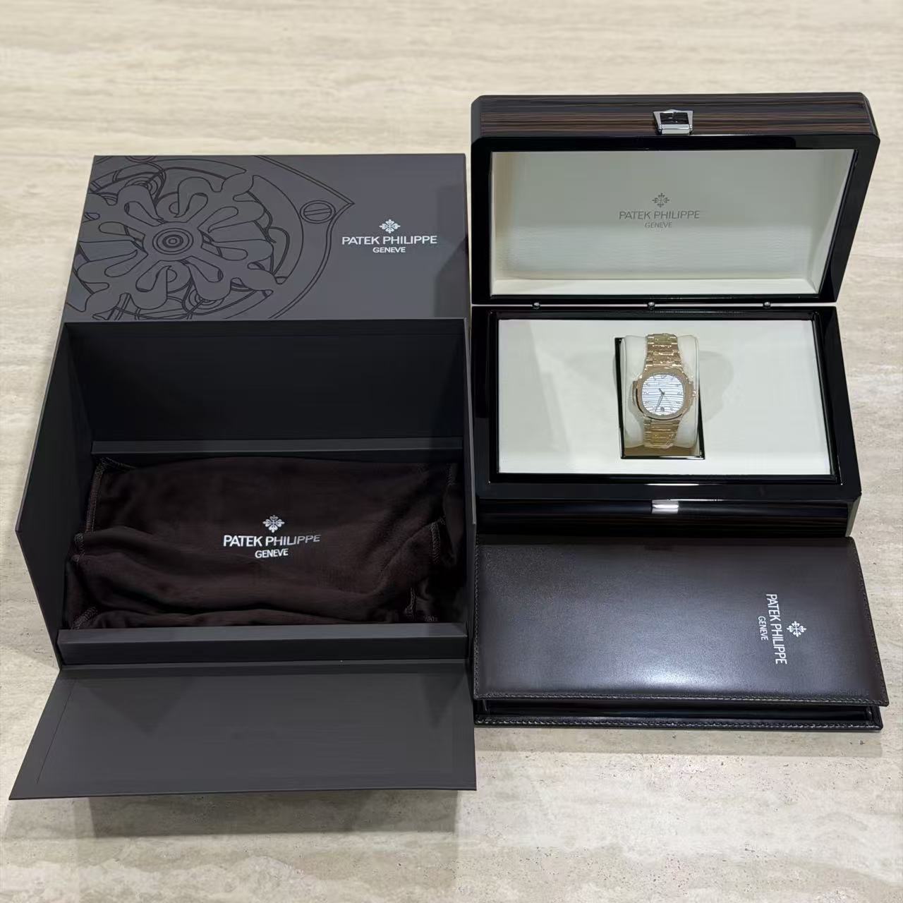 Patek Philippe Nautilus 7118R White Dial Rose Gold Full Set
