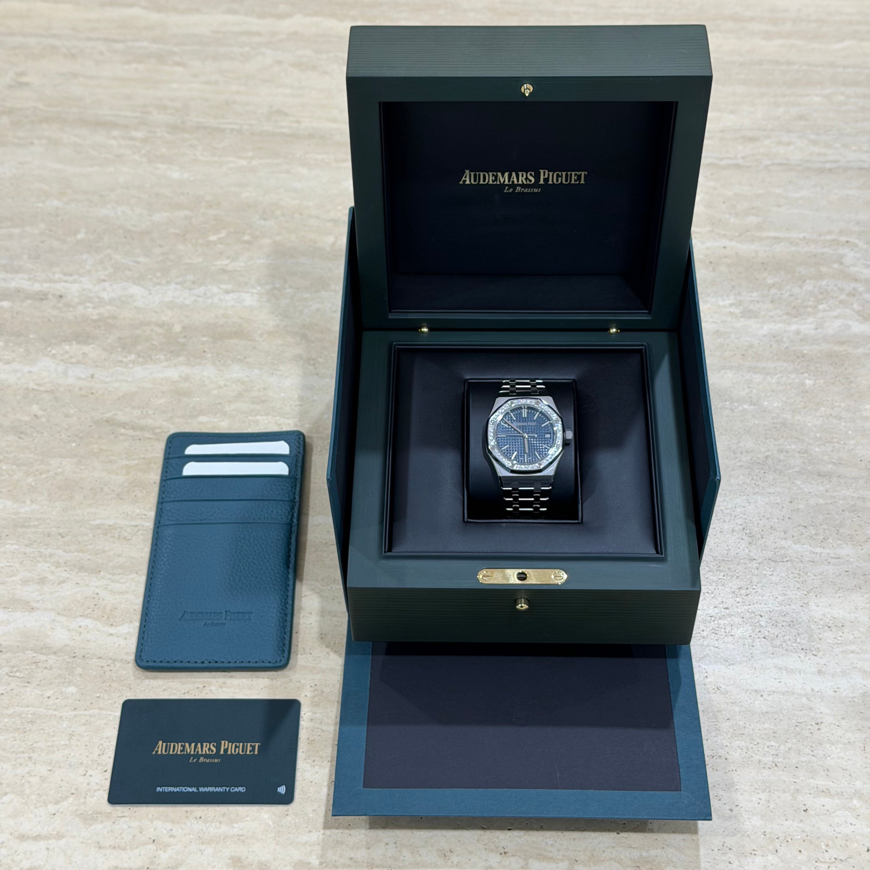 Audemars Piguet Royal Oak 15551ST Blue Dial Full Set