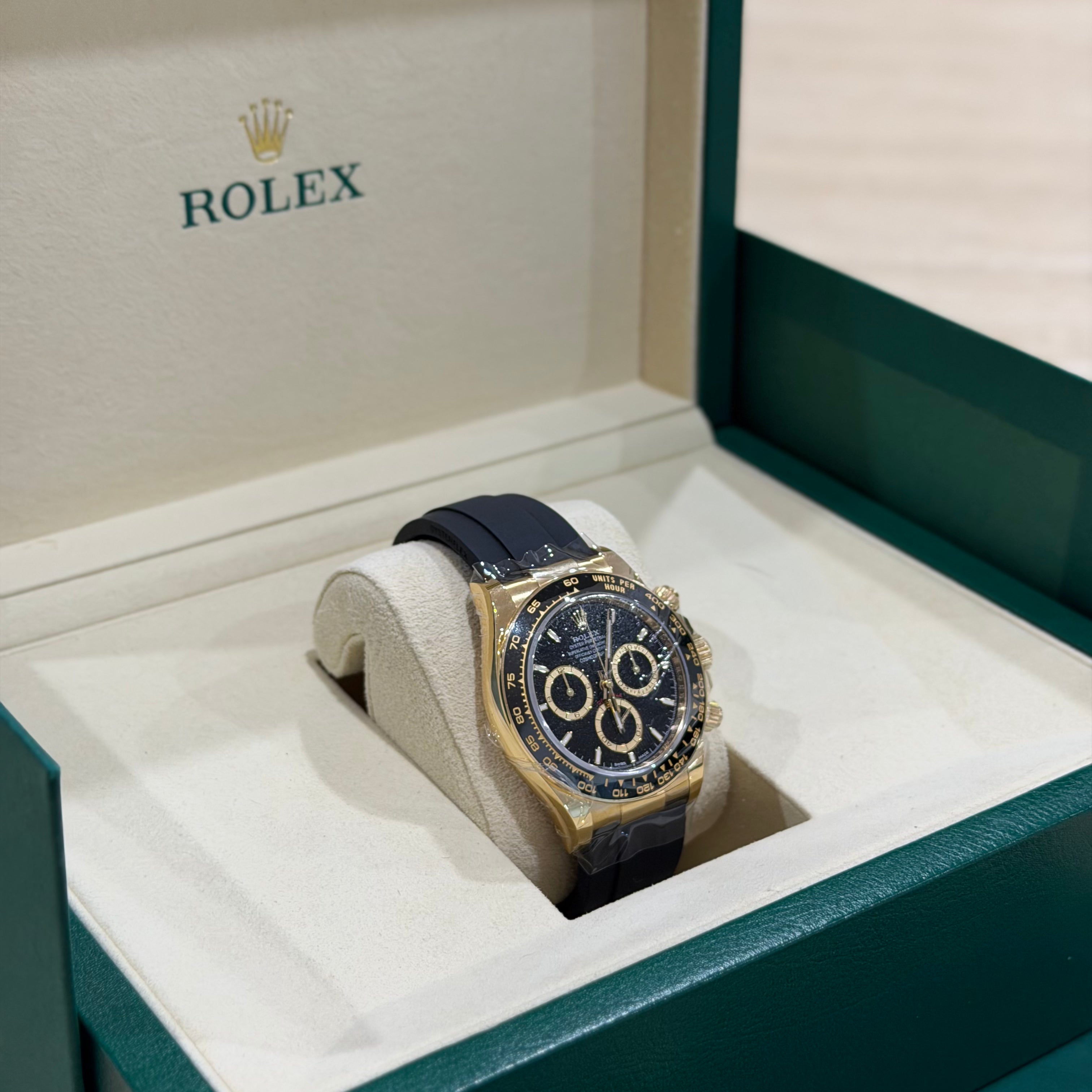 Rolex Cosmograph Daytona 126518LN Yellow Gold Black Dial Full Set