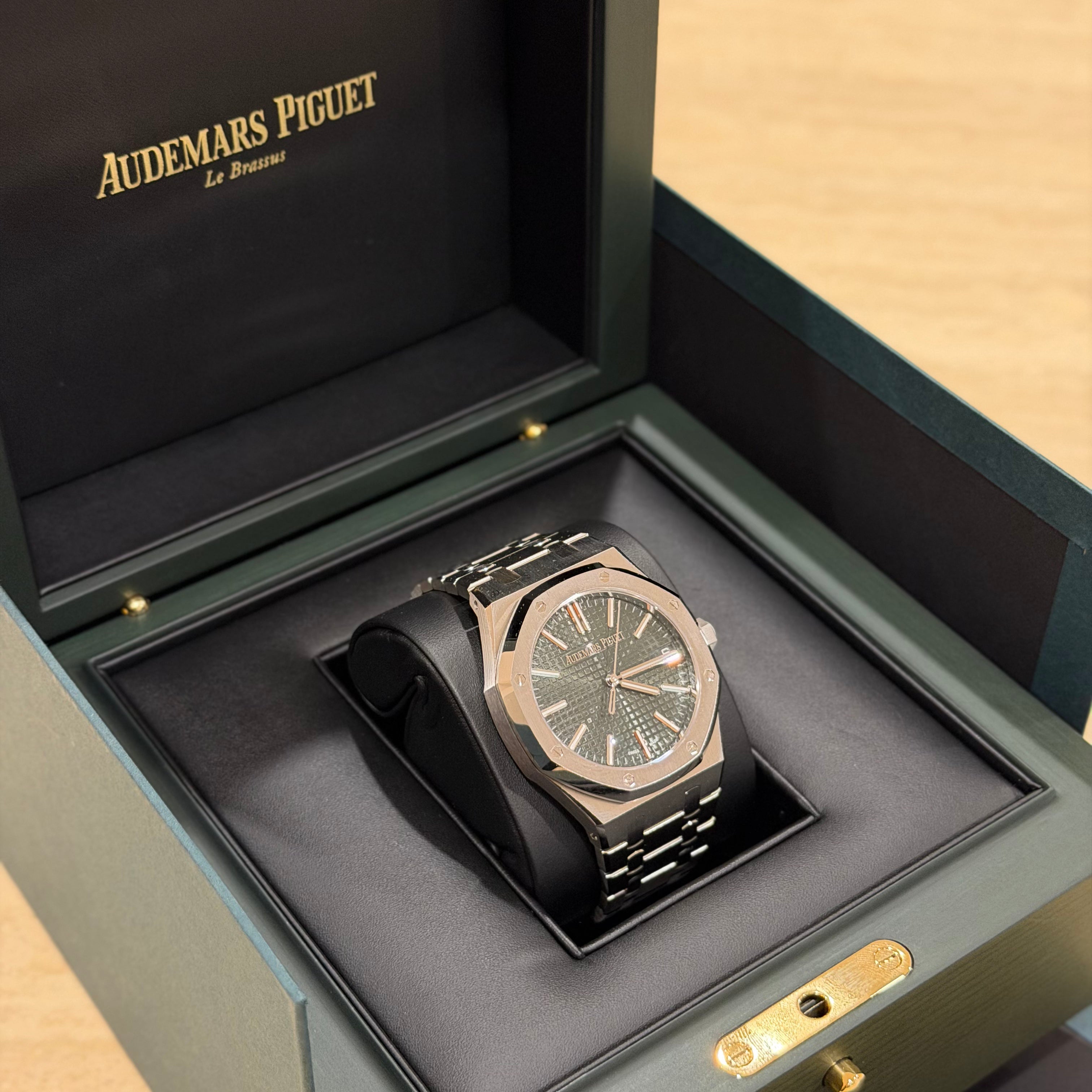 Audemars Piguet Royal Oak 15510ST Green Dial Full Set