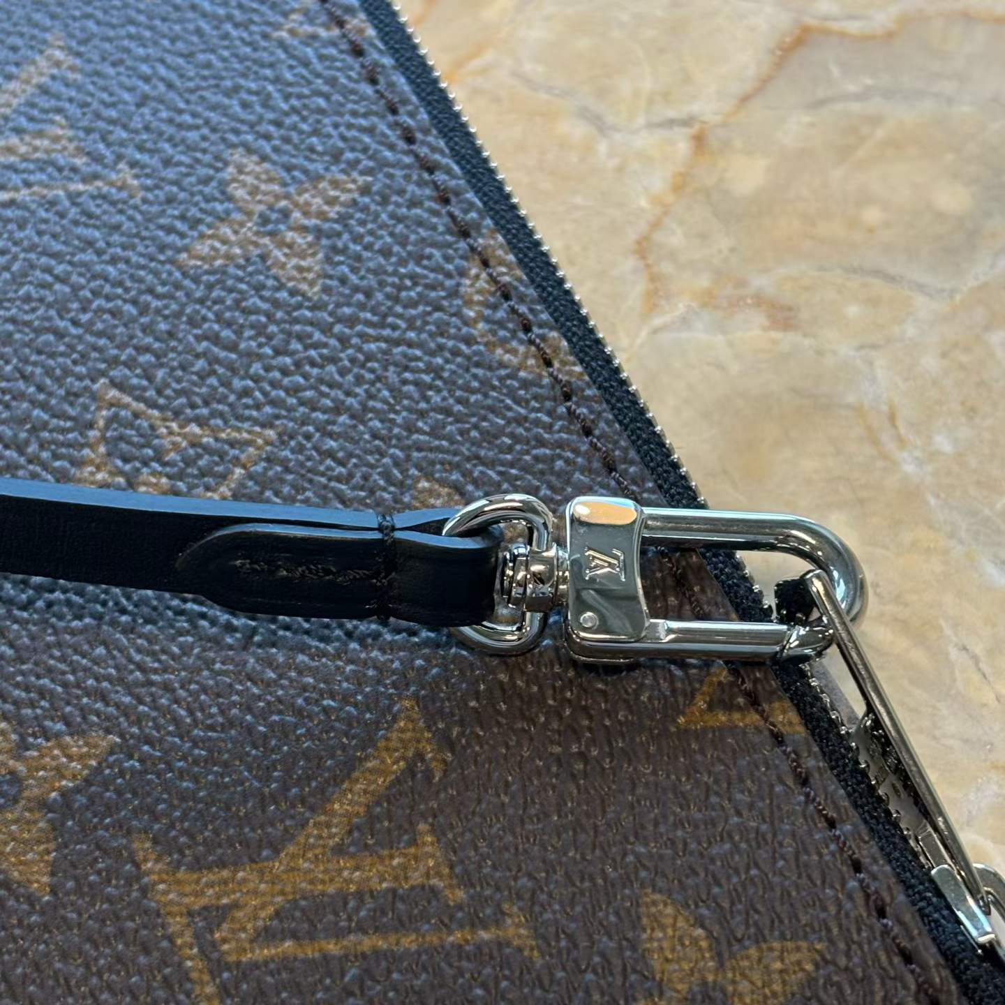 Louis Vuitton CarryAll Vibe MM Full Set